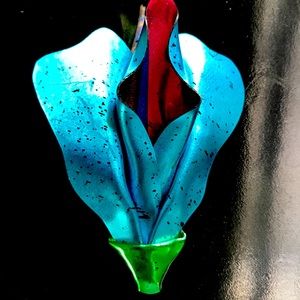 Lotus shaped metal brooch